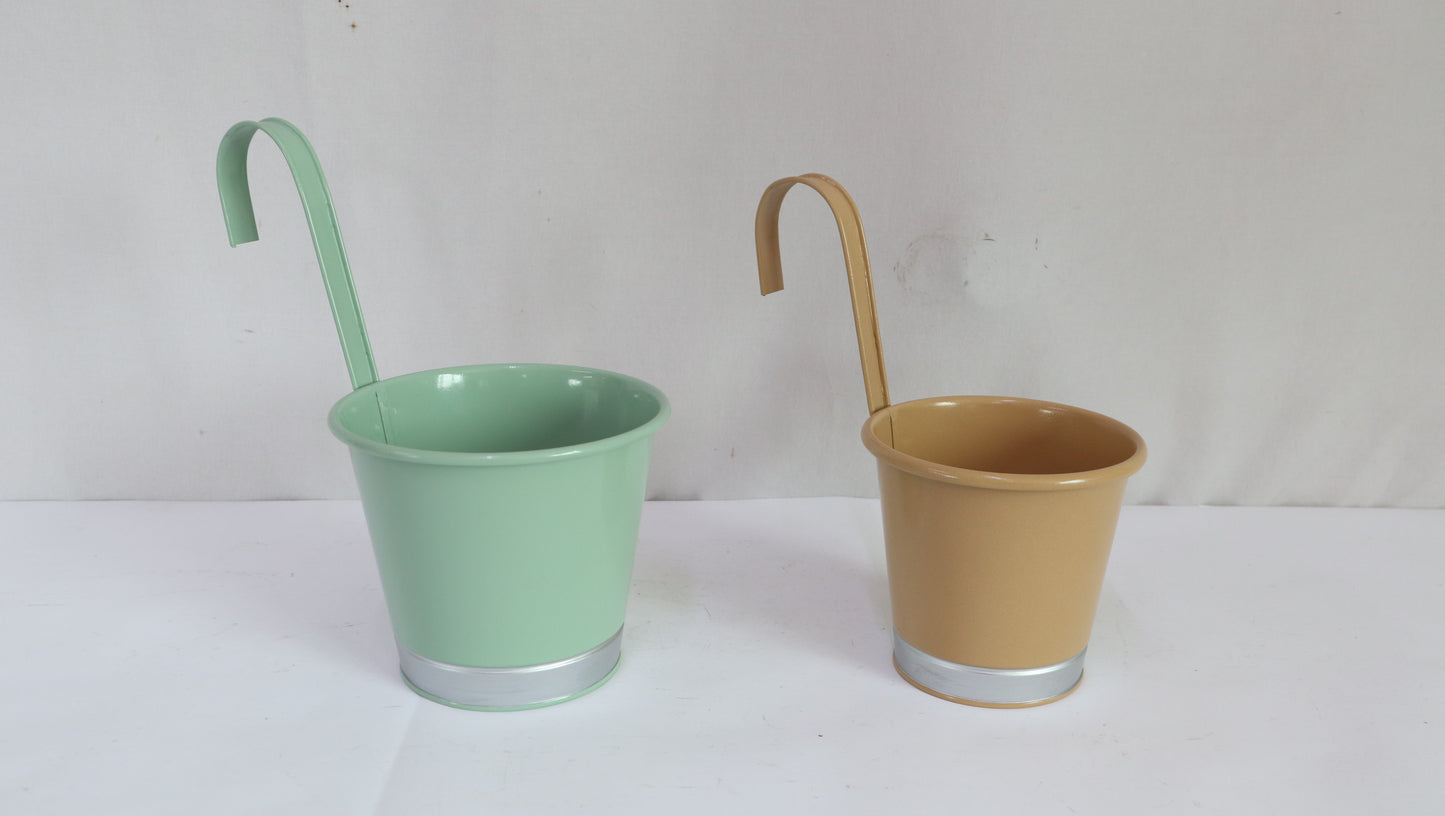 Metal Basket Garden Planter and Pot Basket Container  Holiday