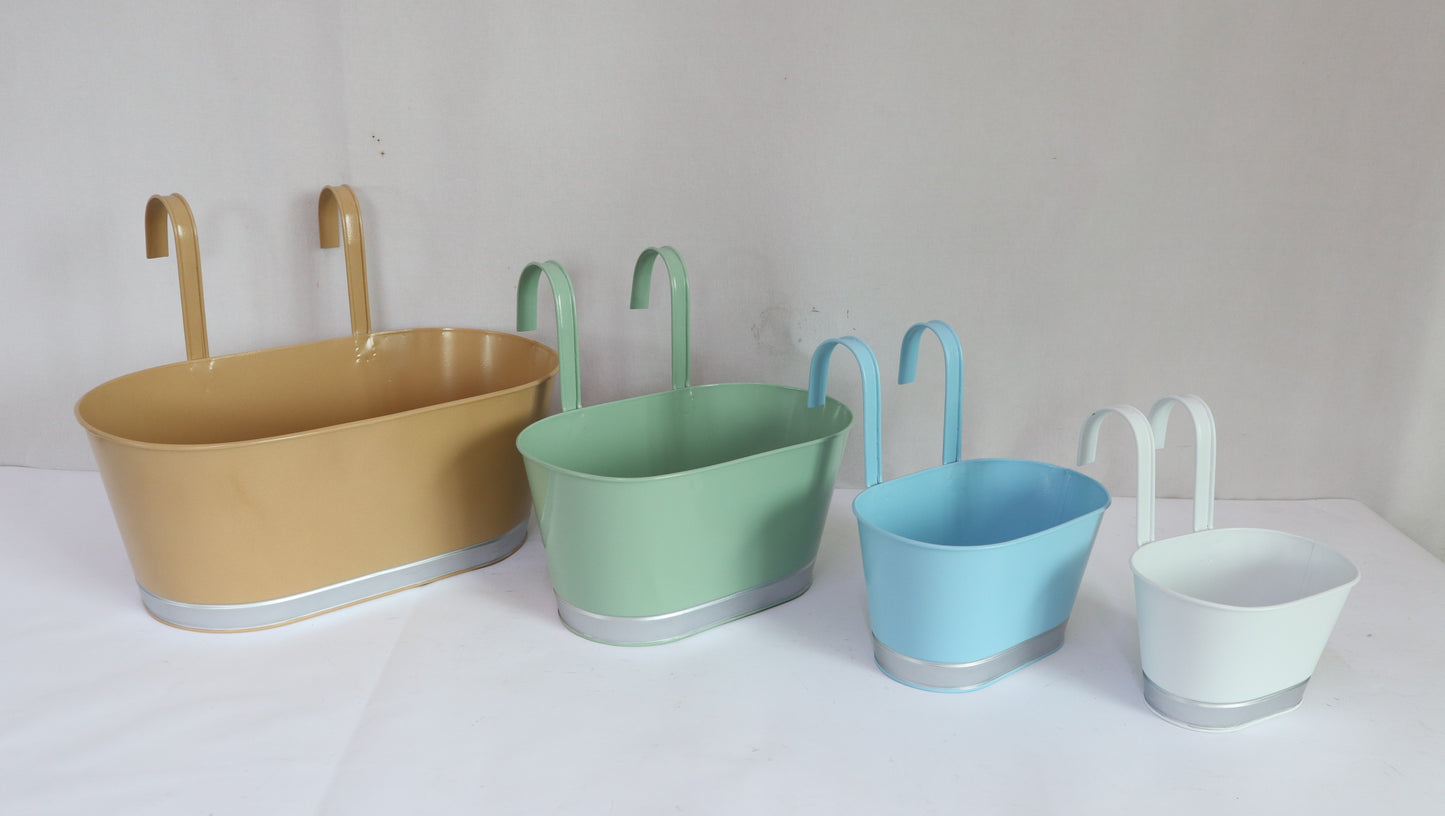 Metal Basket Garden Planter and Pot Basket Container  Holiday