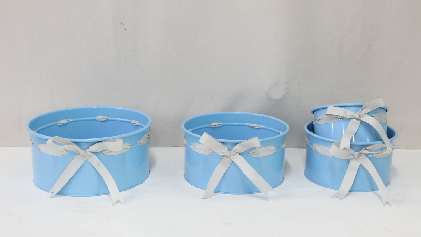 Metal Basket Garden Planter and Pot Basket Container  Holiday