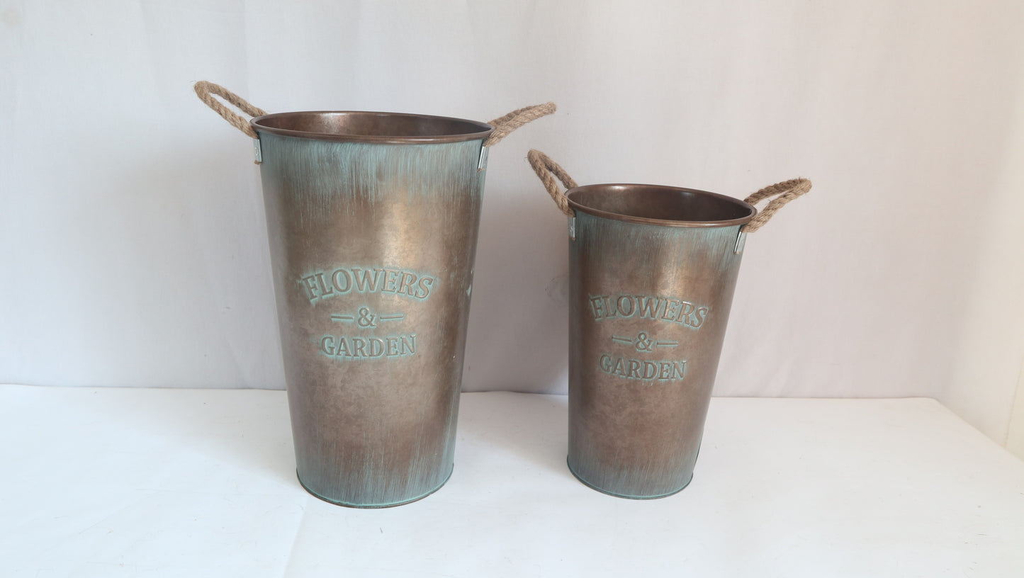 Metal Basket Garden Planter and Pot Basket Container  Holiday