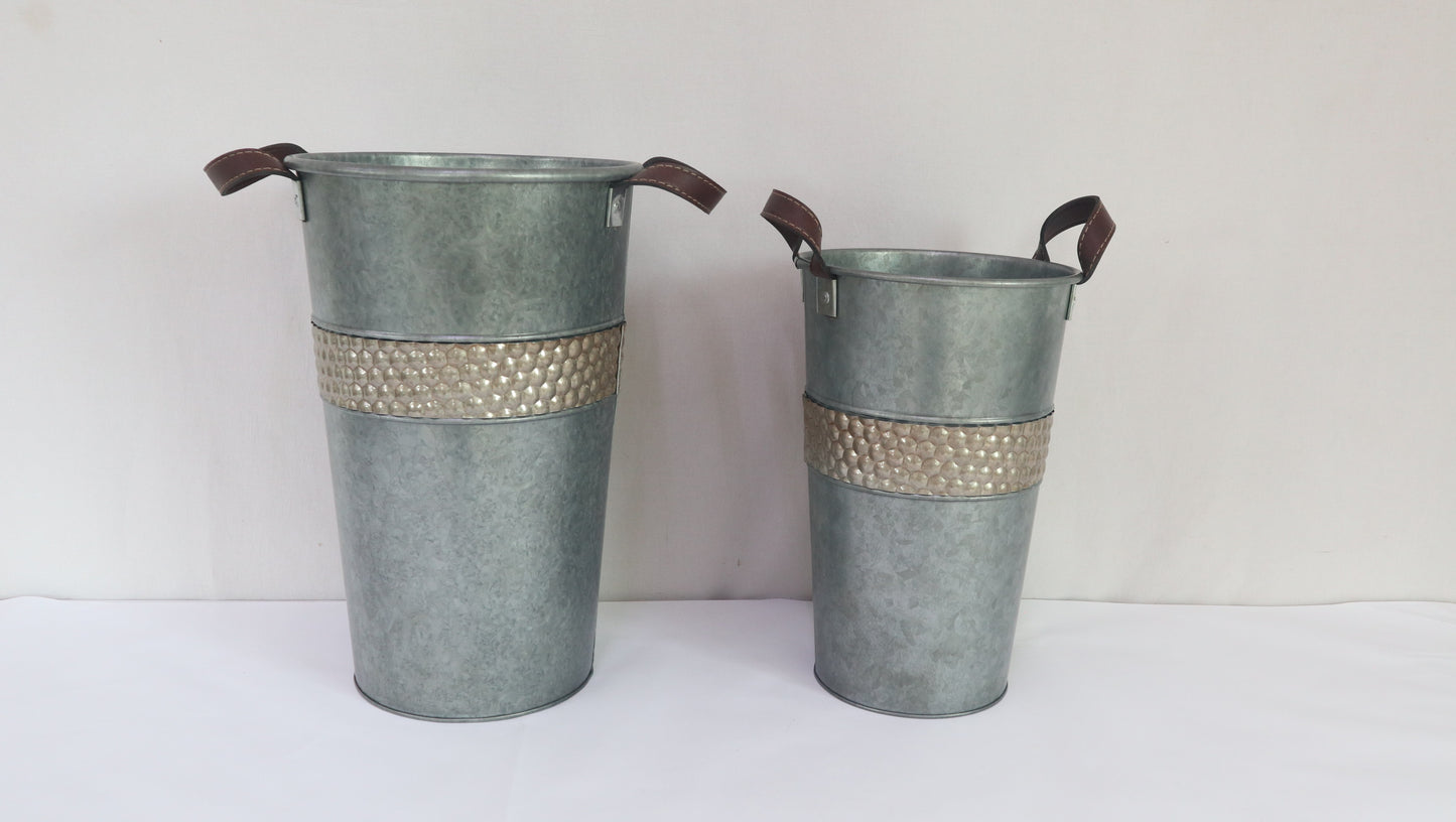 Metal Basket Garden Planter and Pot Basket Container  Holiday
