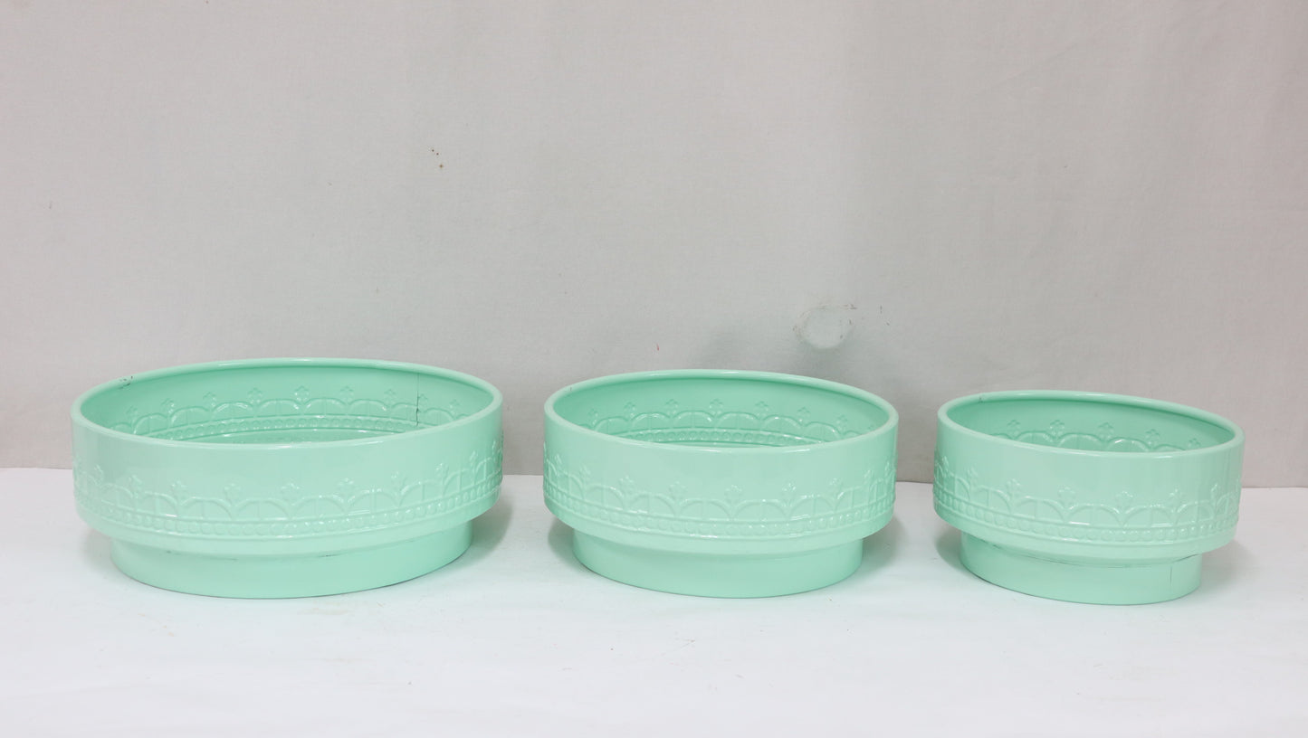 Metal Basket Garden Planter and Pot Basket Container  Holiday